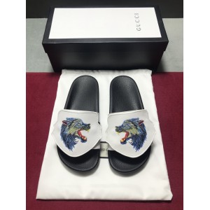 High Quality Gucci slide sandal with White rubber And Wolf Design GO_GC028