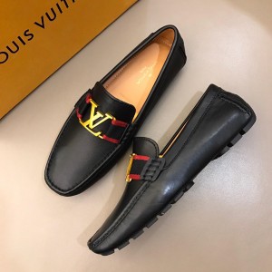 Louis Vuitton Black Bright leather Loafers With Golden Buckle MS02800