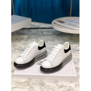 Alexander McQueen Fahion Sneaker  White and black suede heel with transparent sole MS100019