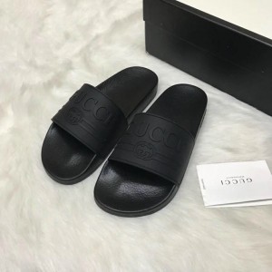 Gucci logo rubber slide sandal MS07985